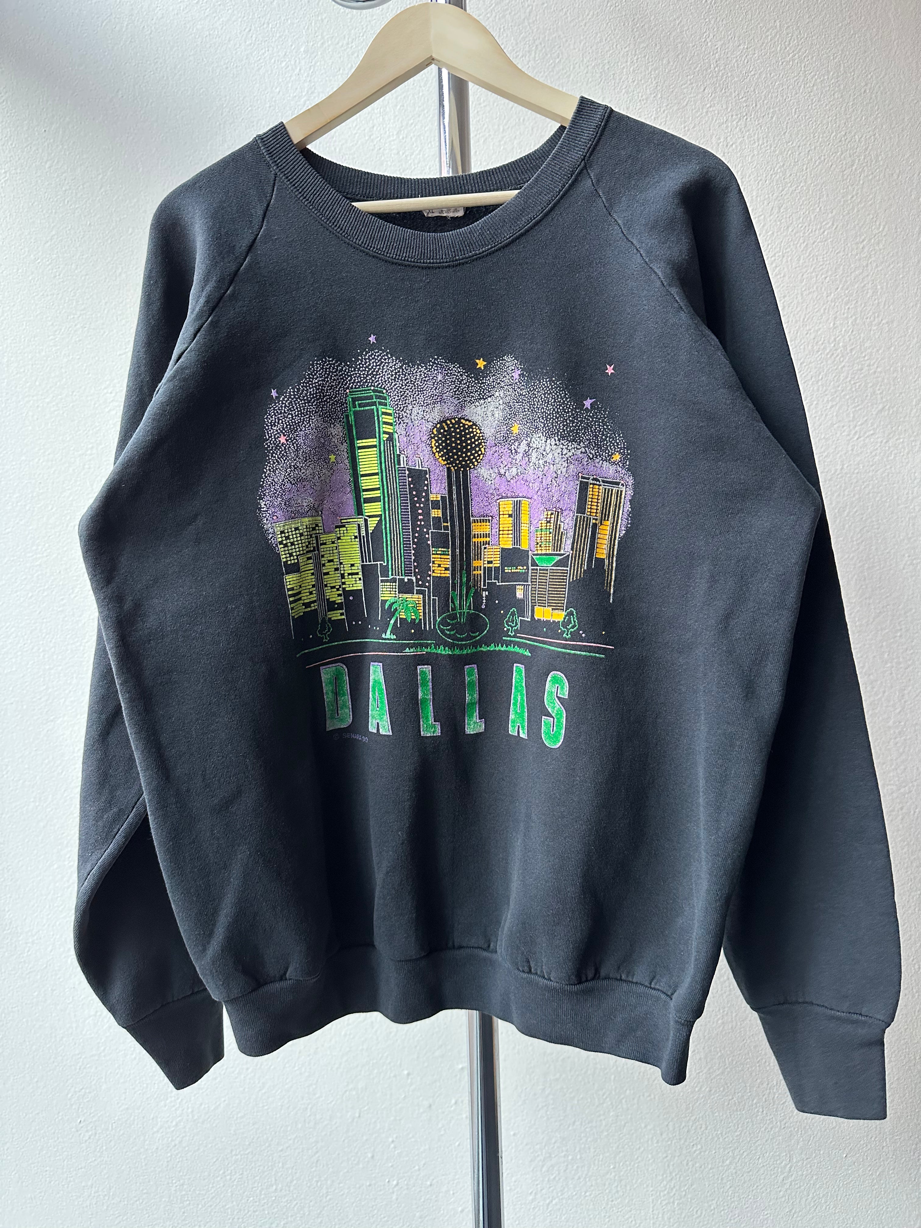 Vintage 1990s Dallas Crewneck - size XL