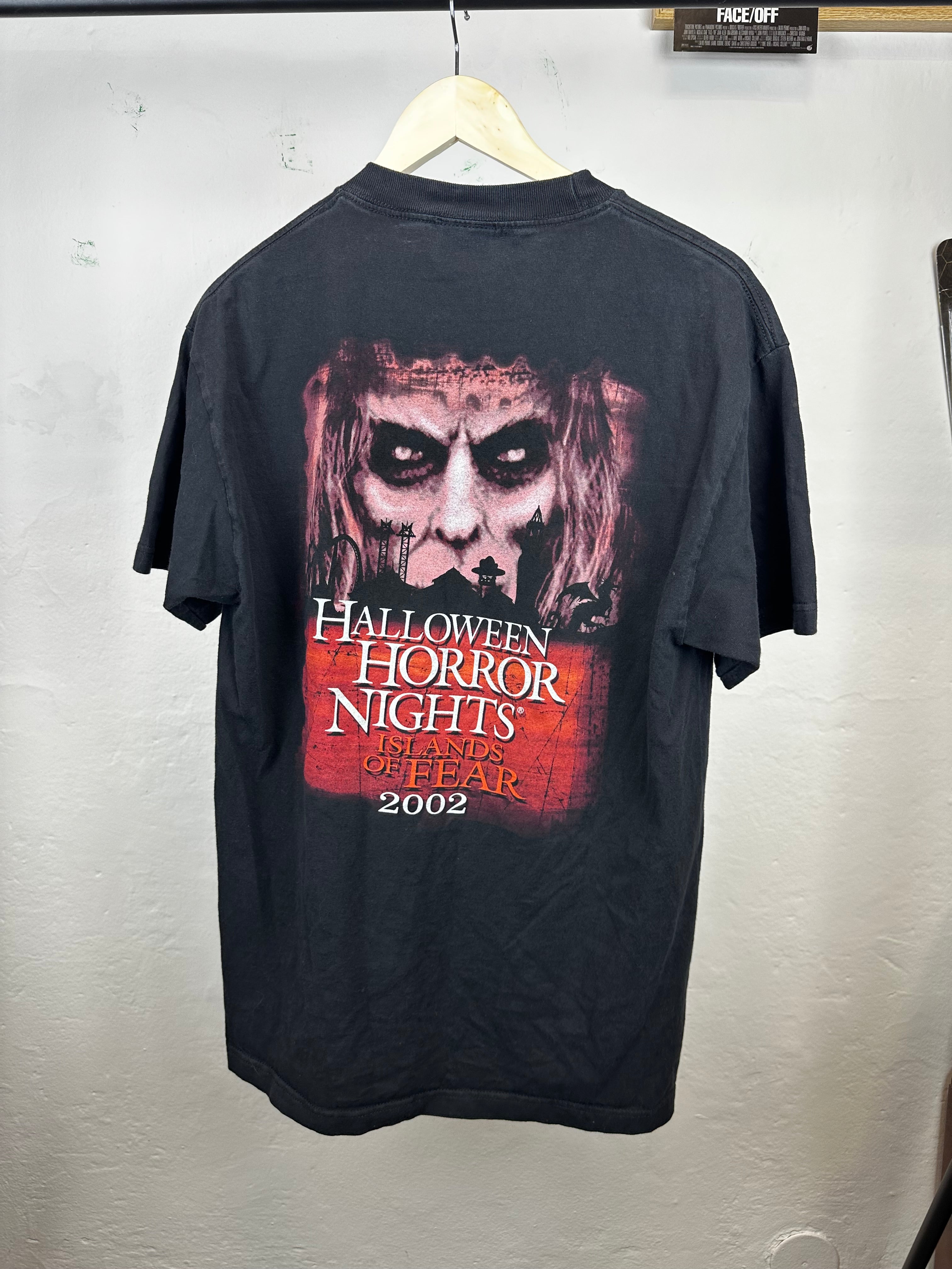 Vintage Halloween Horror Nights “Islands of Fear” t-shirt - size L