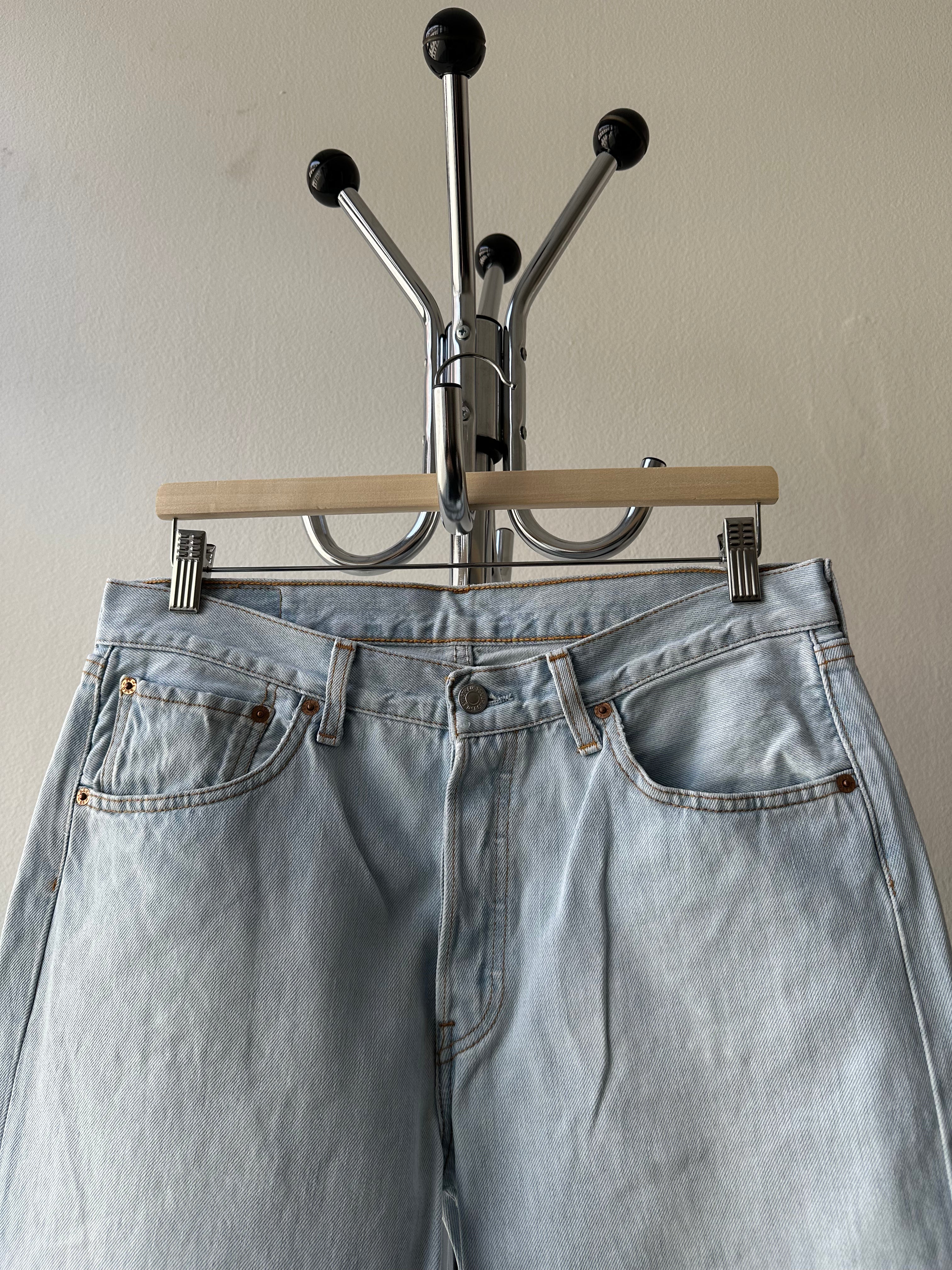 Levi's 501 Washed Light Blue Pants - size 33x34