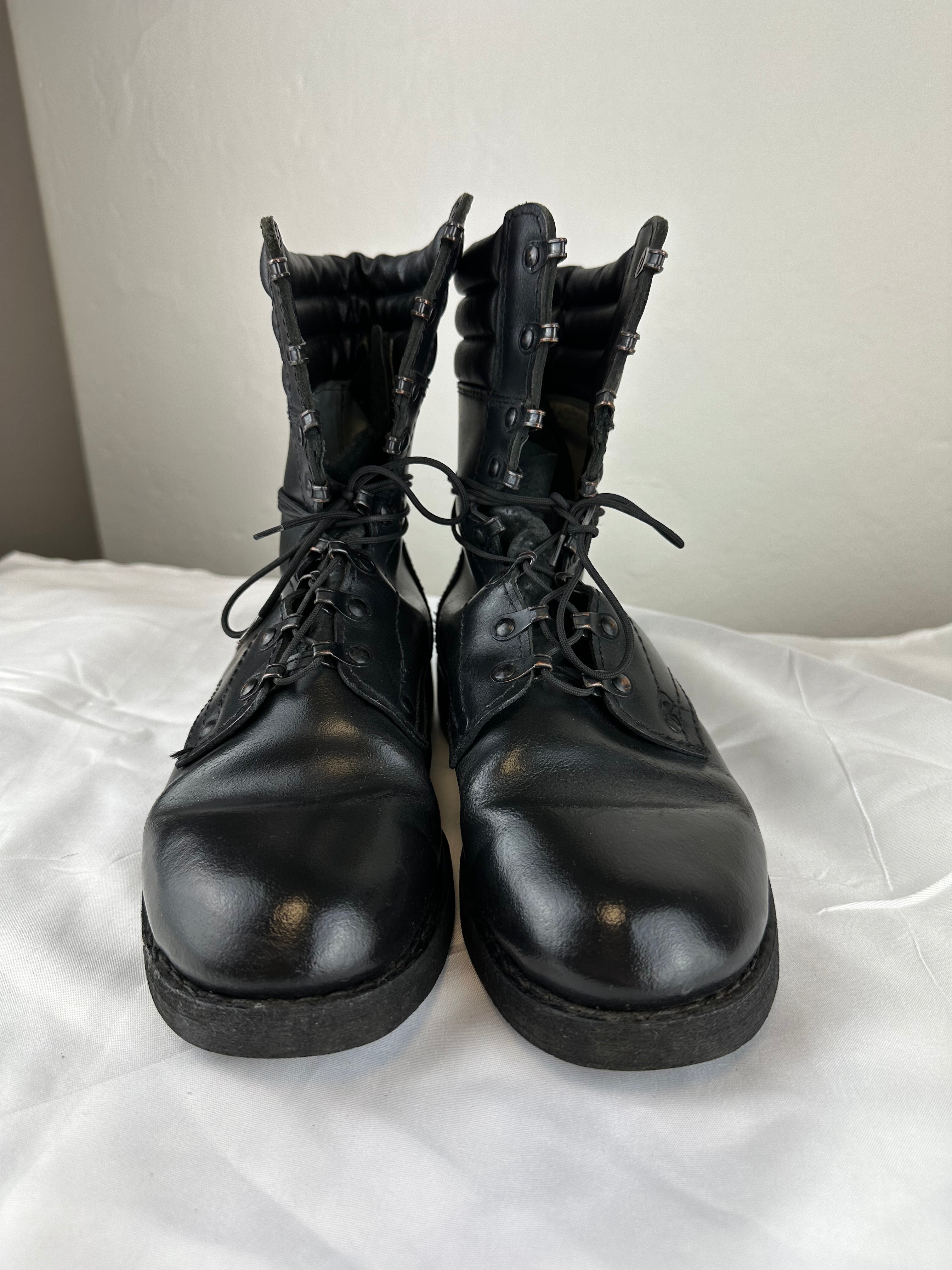 Vintage Military Combat Boots - size 39