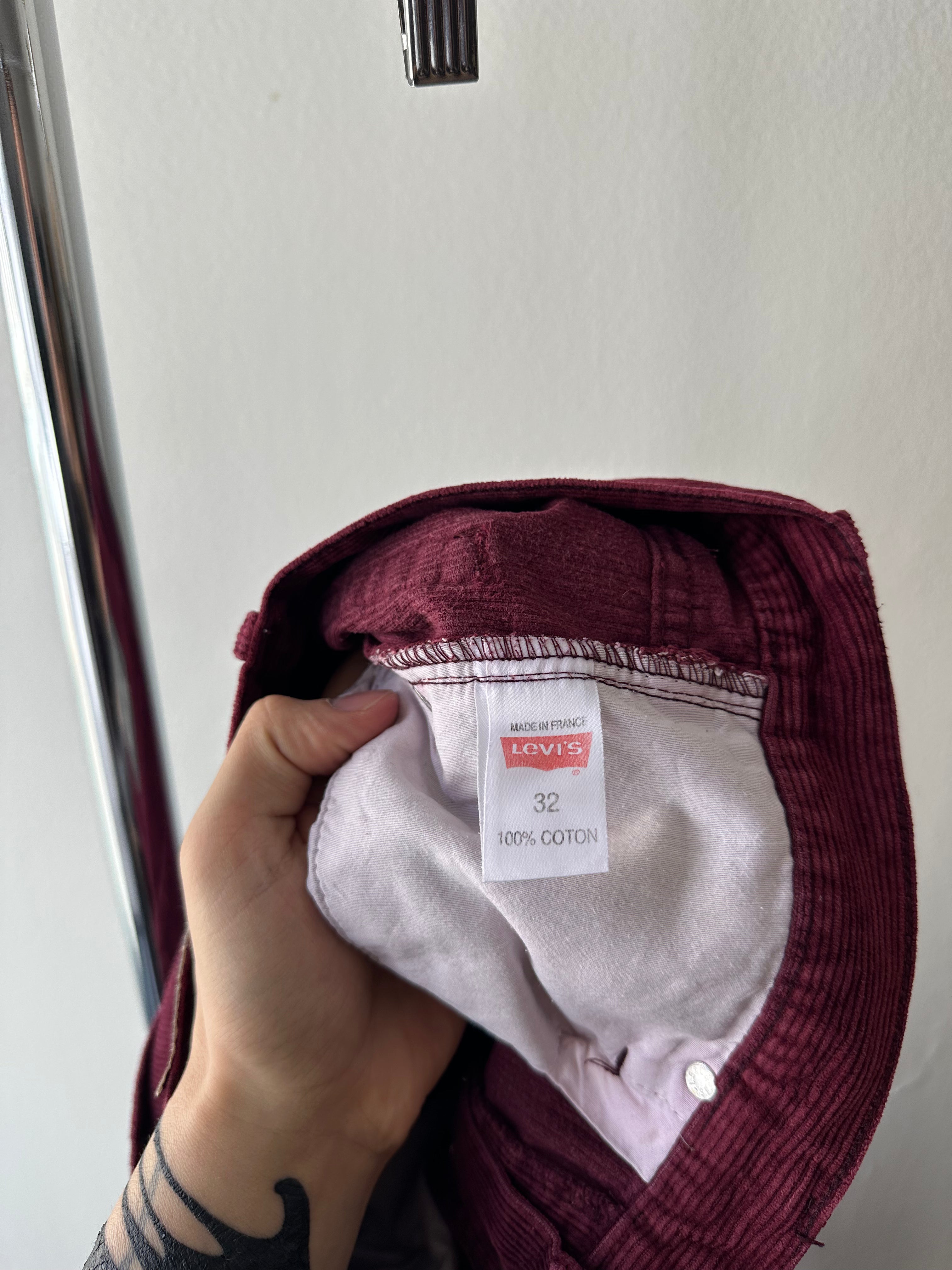 Vintage 1980s Levi’s Burgundy Corduroy Pants  – Size 32x32