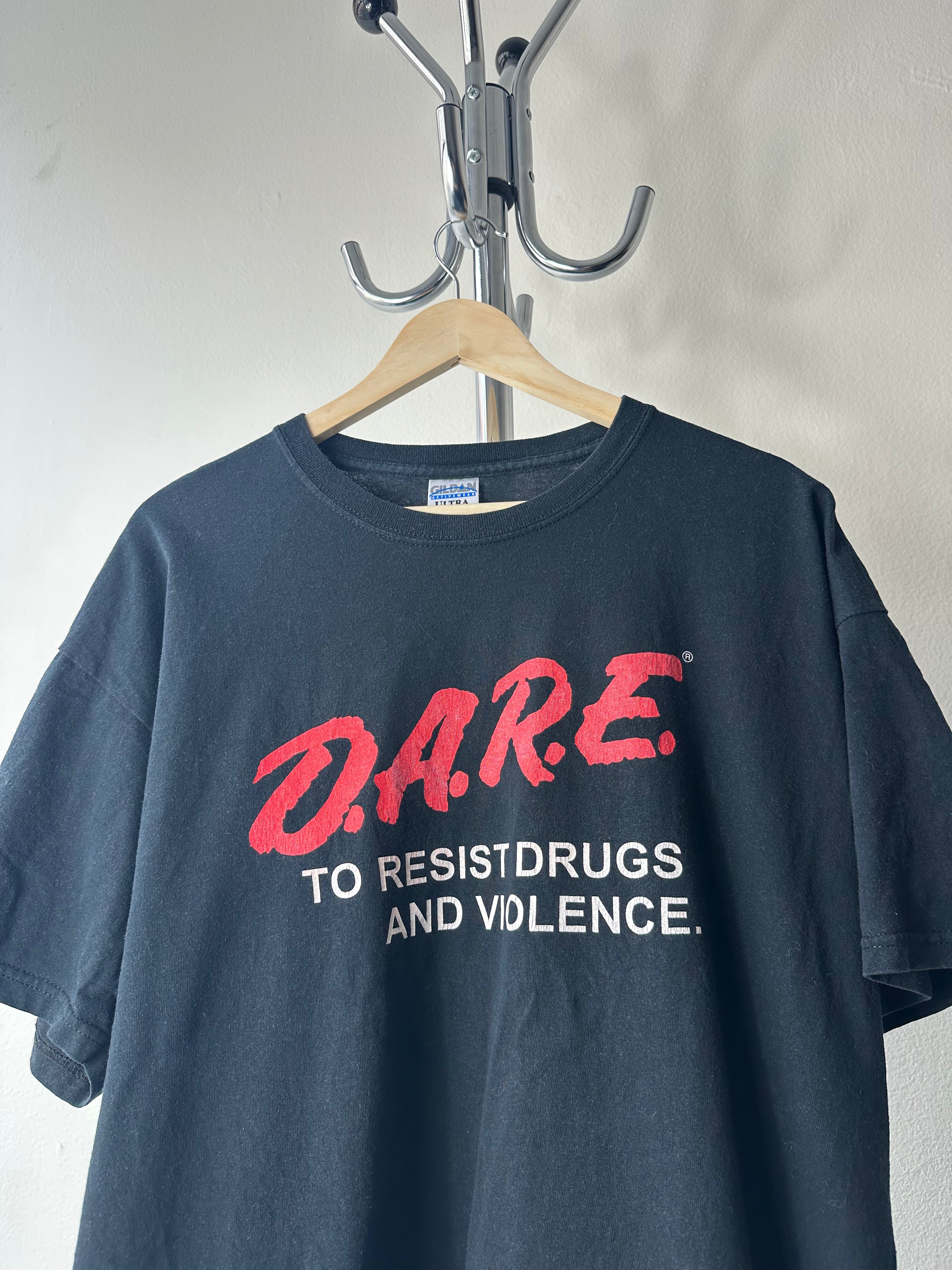 Vintage D.A.R.E. "To Resist Drugs and Violence" T-shirt - size XL