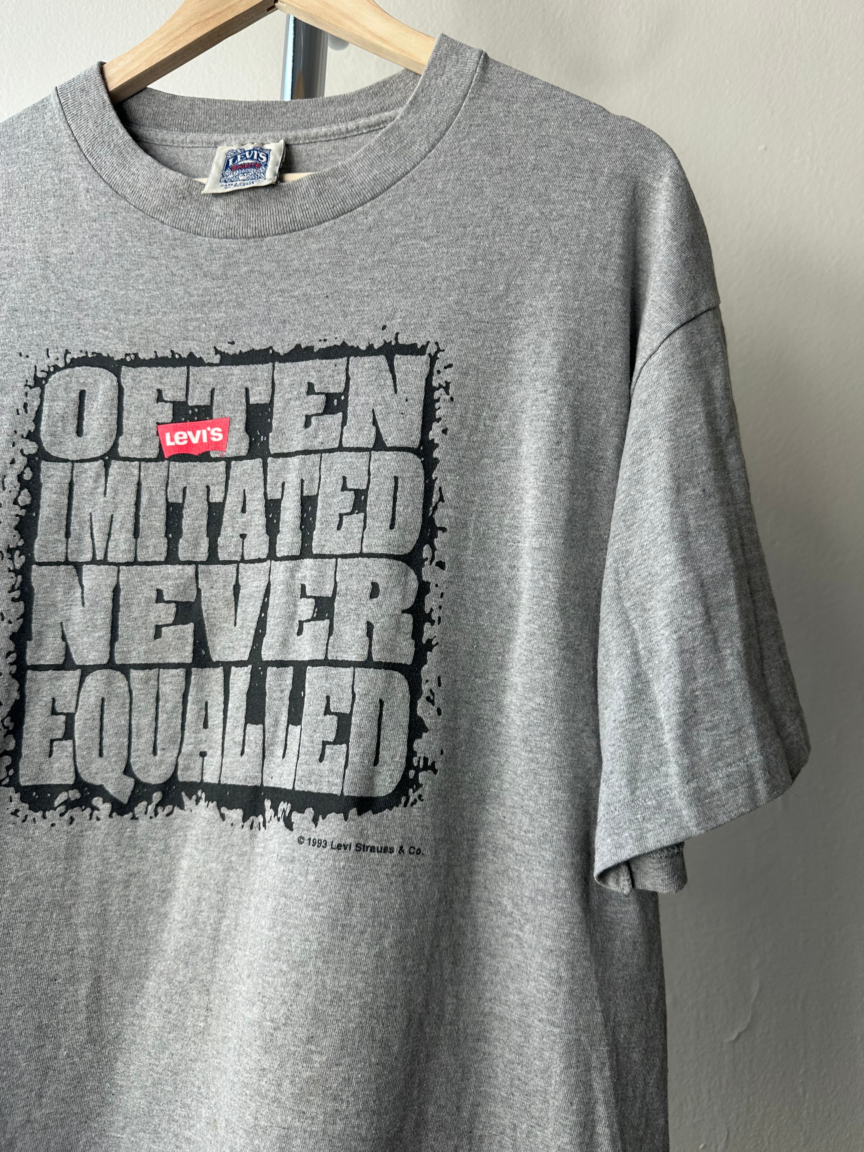 Vintage 1990s Levi's "Often Imitated Never Equalled" t-shirt - size XL