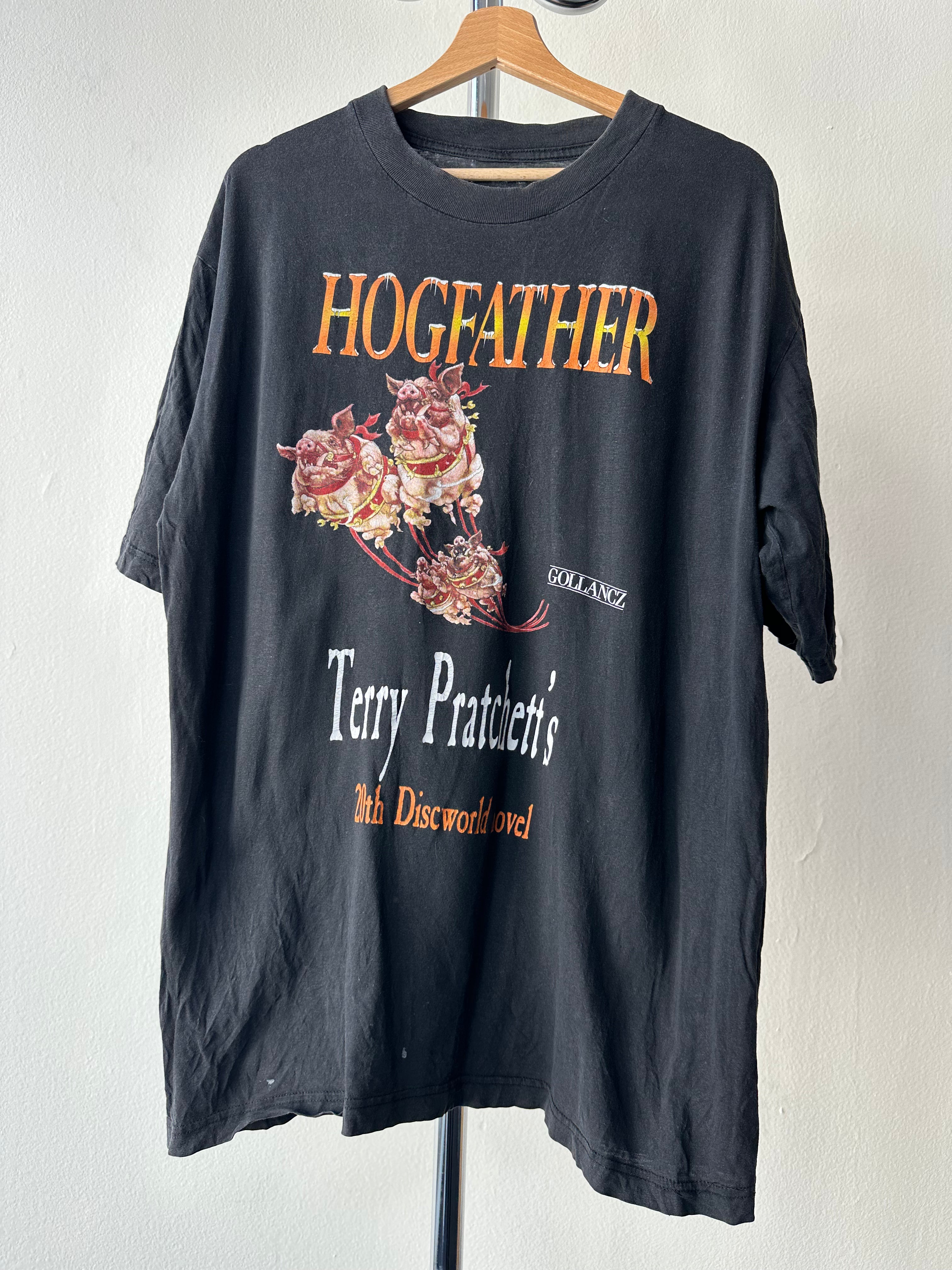 Vintage 1990s Terry Pratchett “Hogfather” T-shirt - size XL