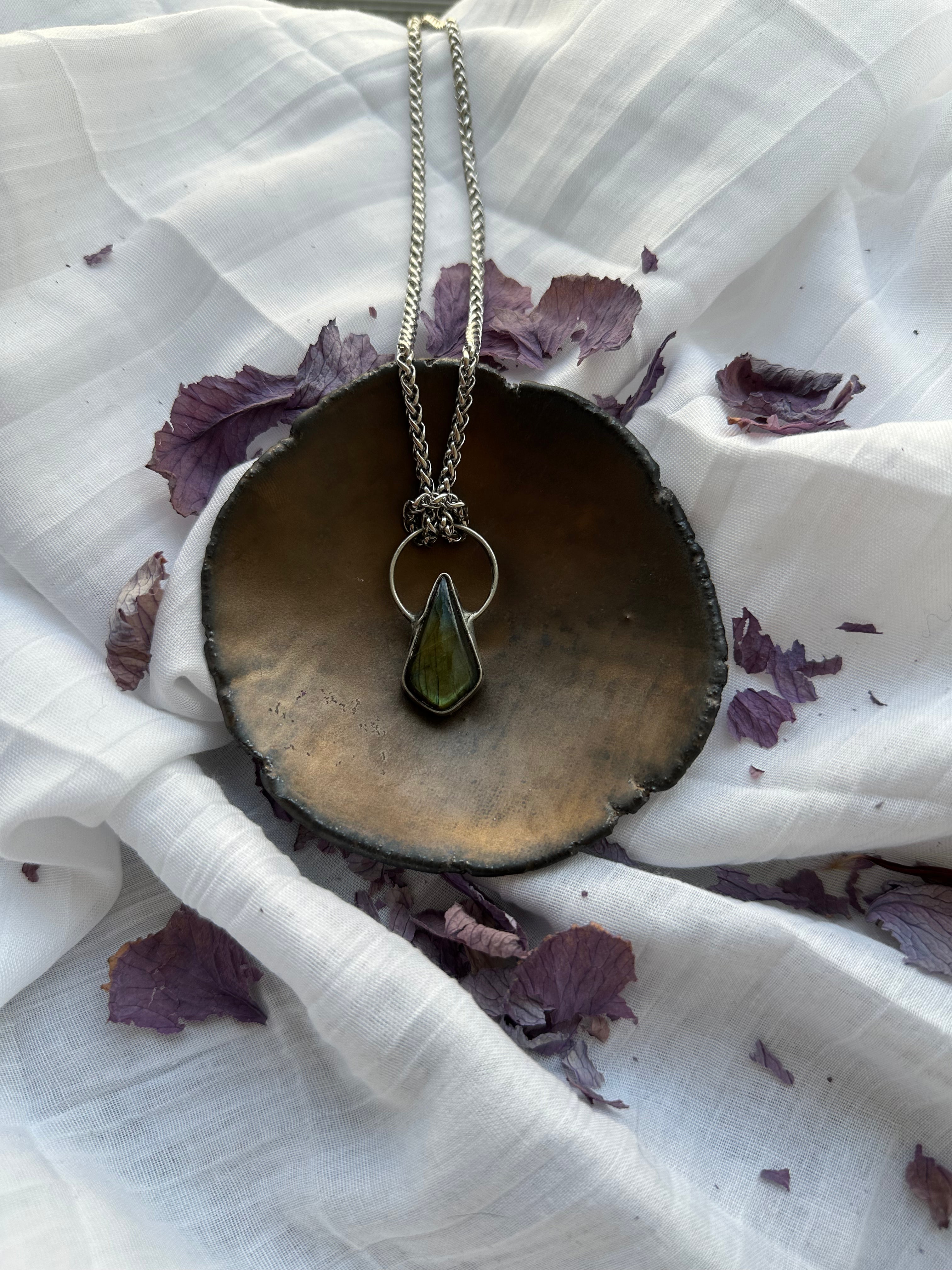"Whispering Aurora" – Labradorite Pendant by Laura Řezaninová