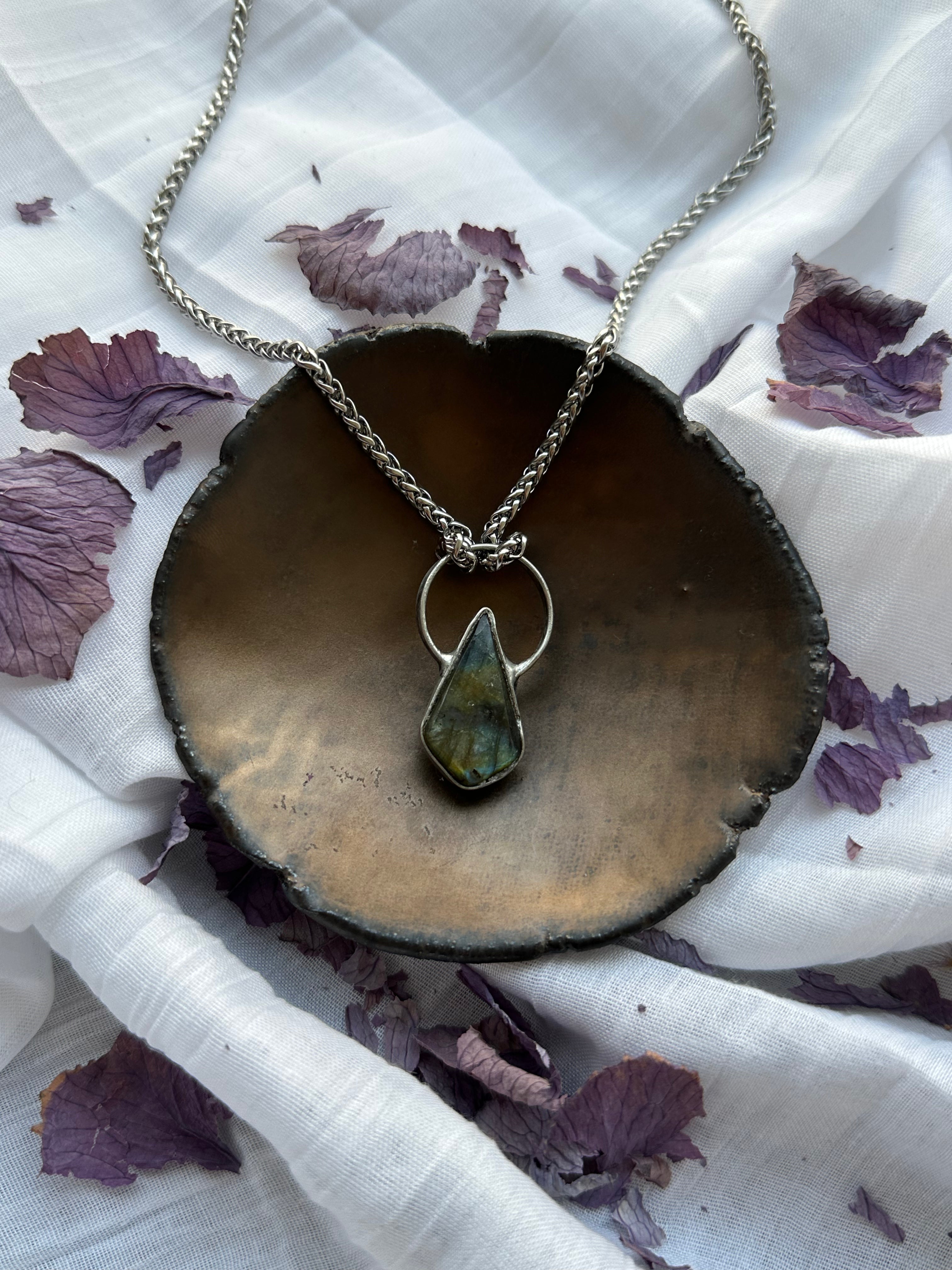 "Whispering Aurora" – Labradorite Pendant by Laura Řezaninová
