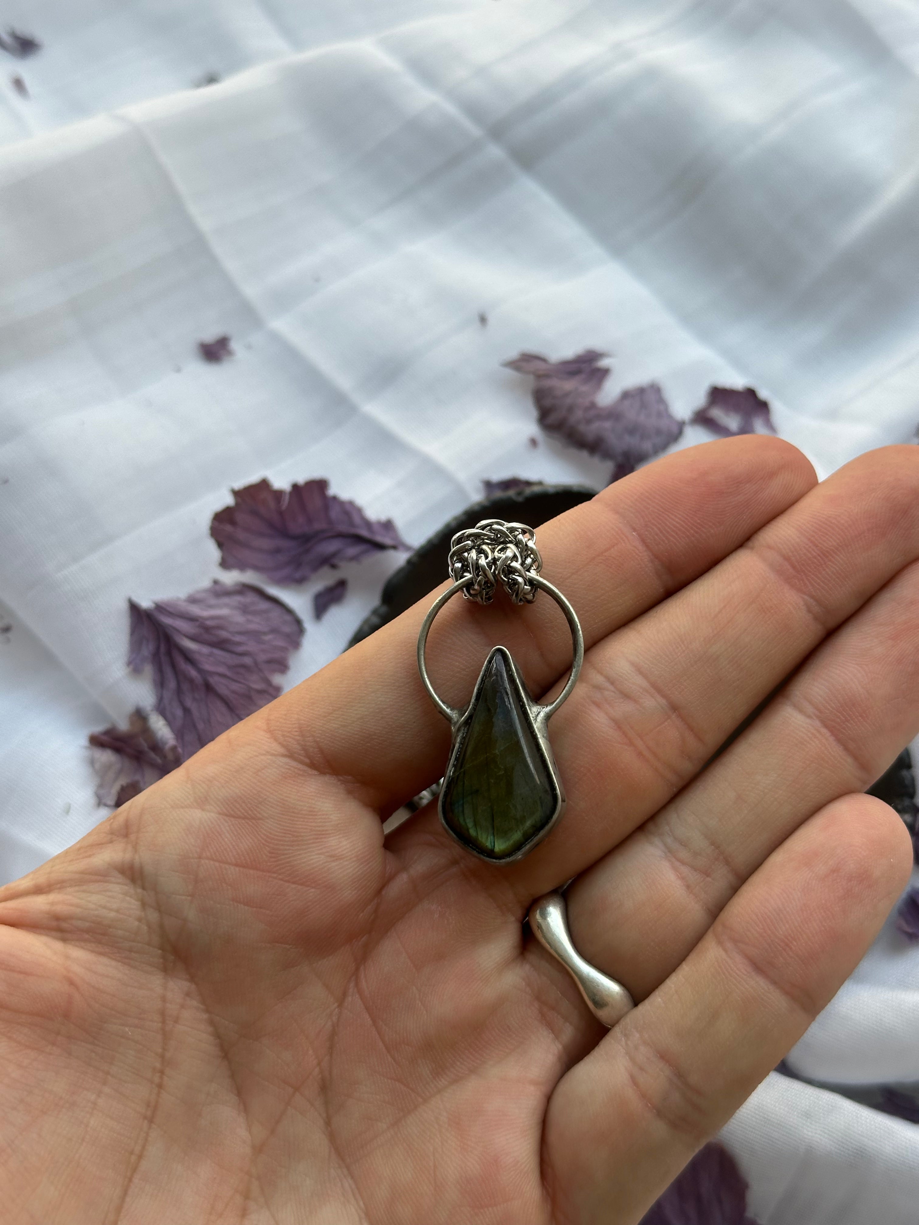"Whispering Aurora" – Labradorite Pendant by Laura Řezaninová