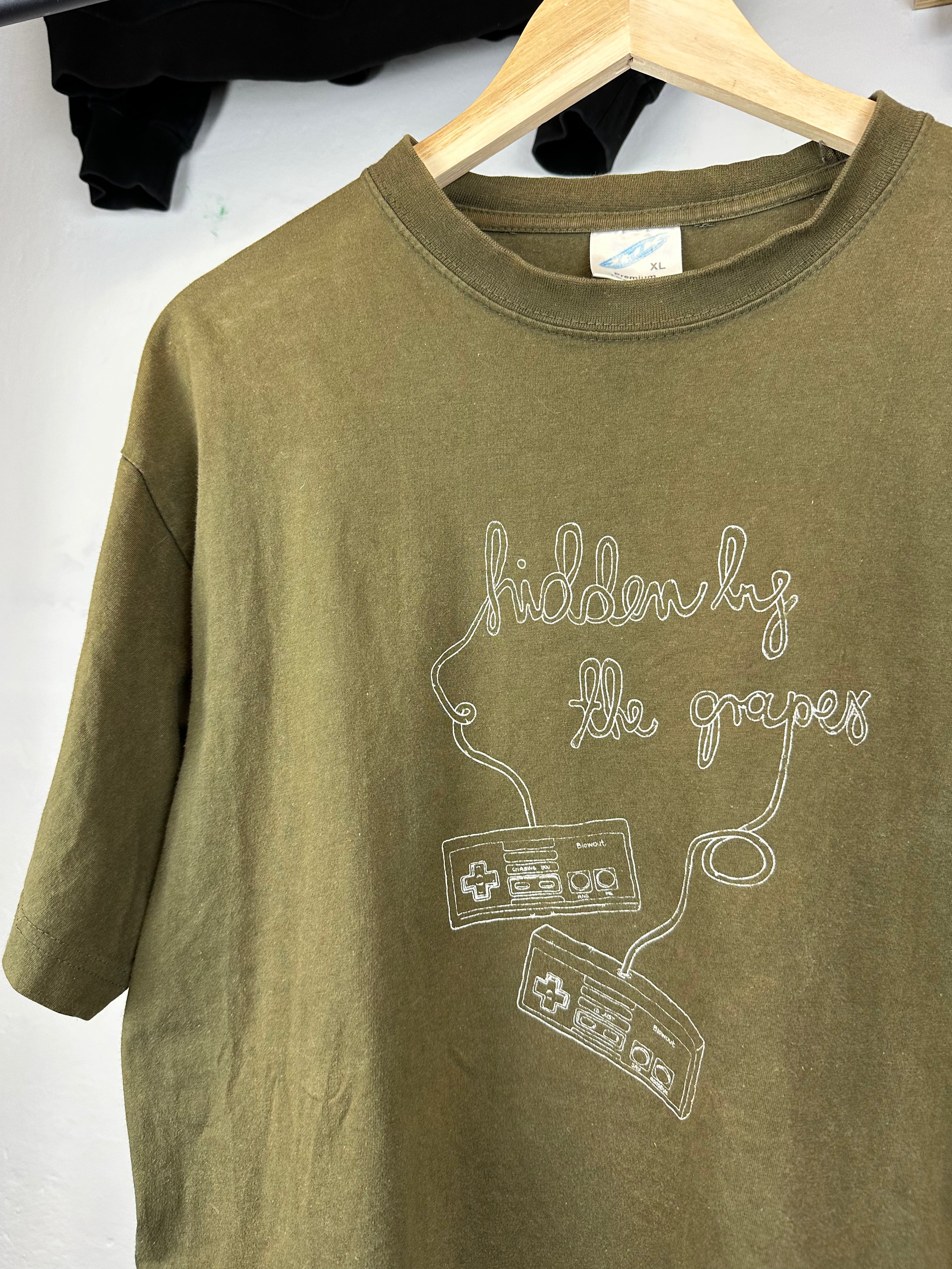 Vintage Hidden by the Grapes 90s T-shirt - size XL