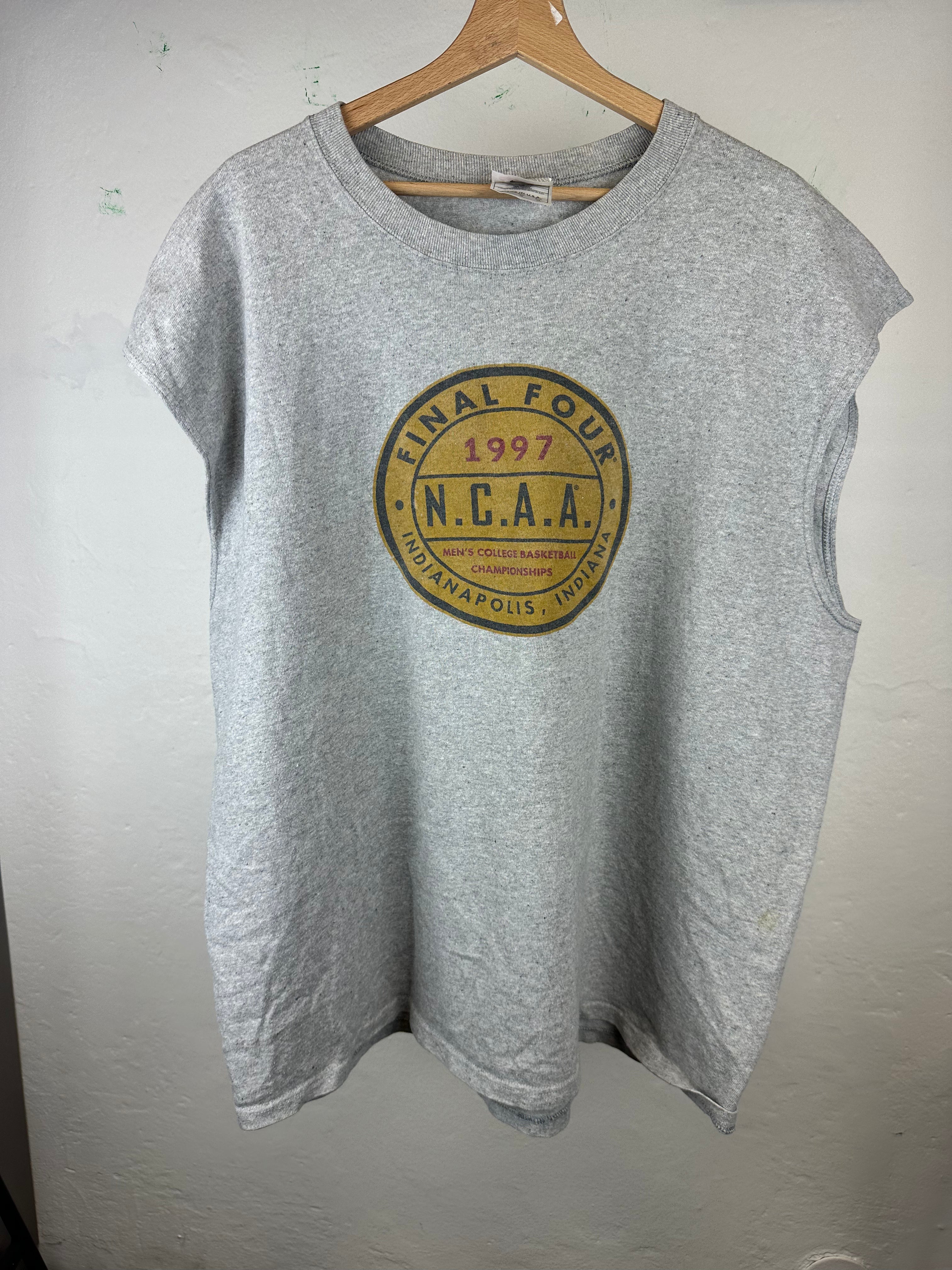Vintage Nike Sleeveless 1997 t-shirt - size L