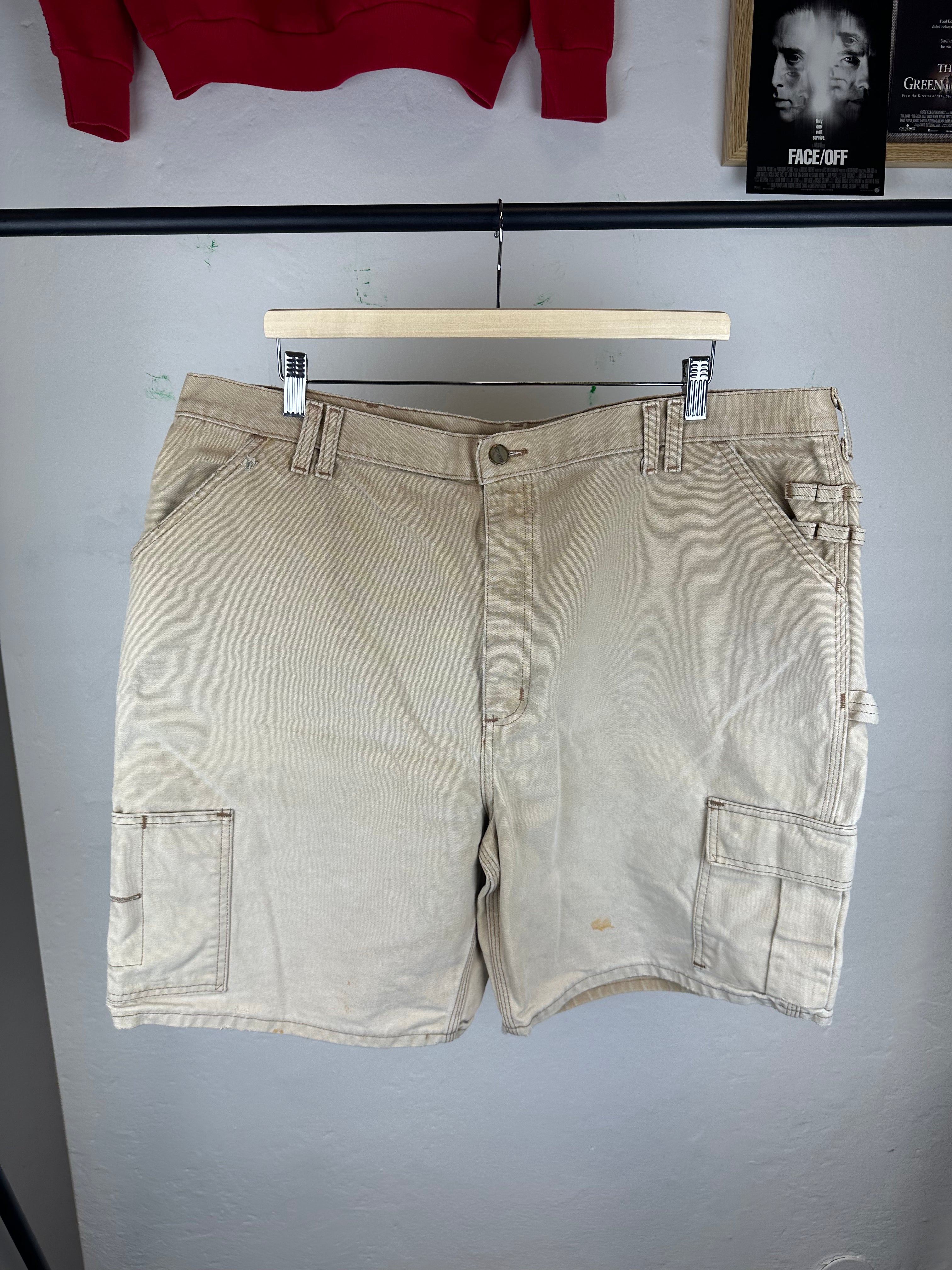 Vintage Carhartt Cargo Shorts - size 42