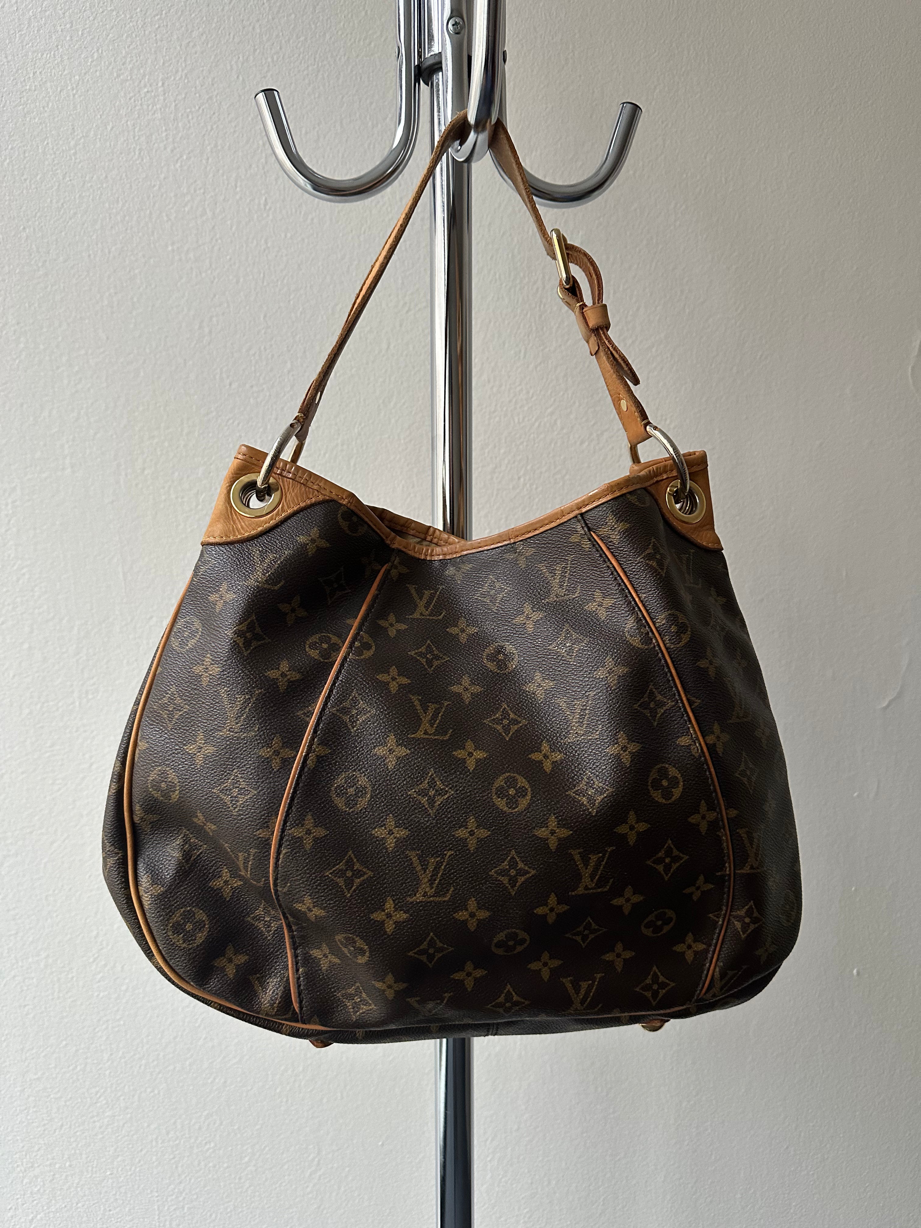 Louis Vuitton Galliera Handbag