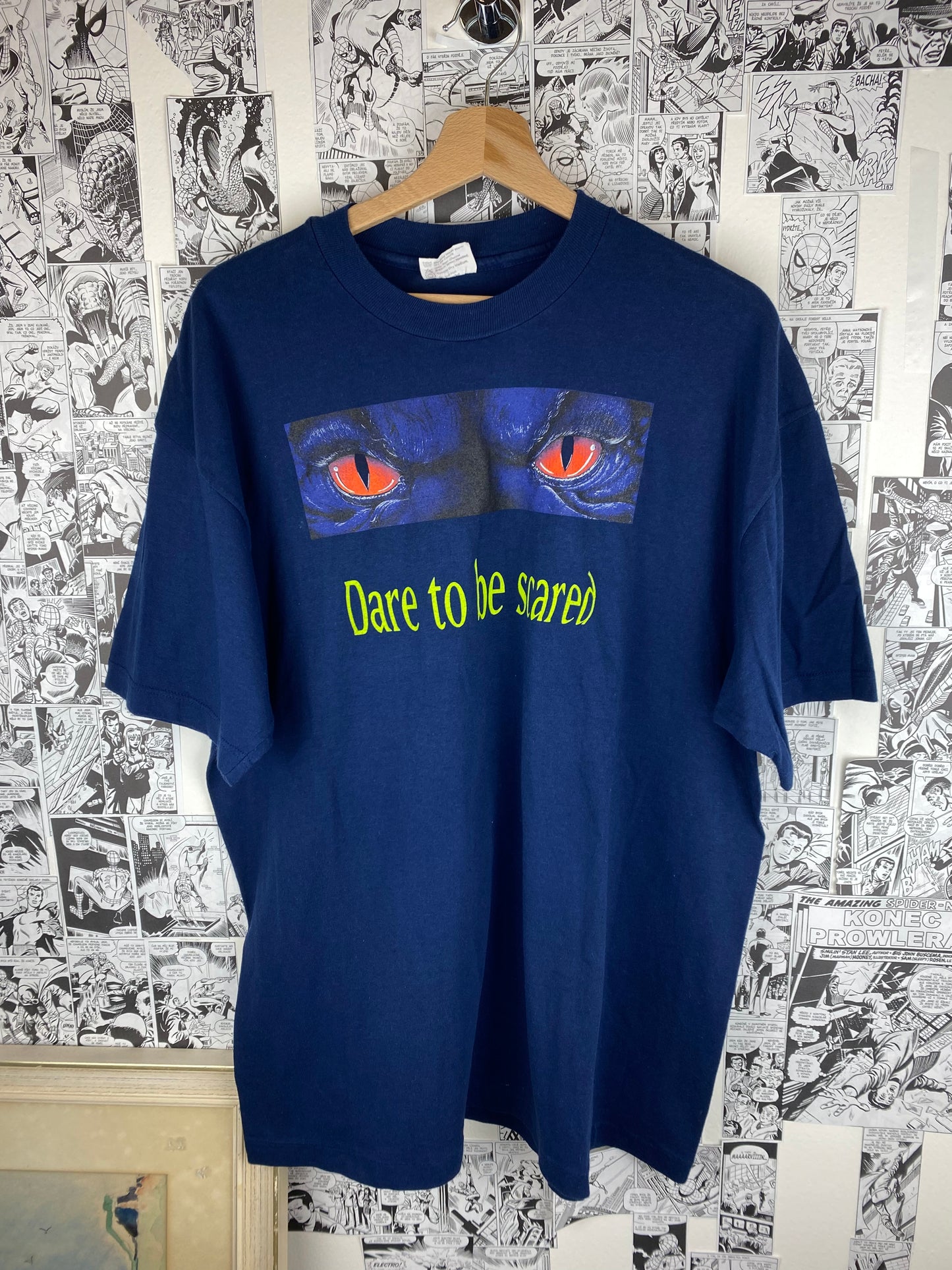 Vintage “Dare to be Scared” - Robin Jarvis Horror Book t-shirt - size XL