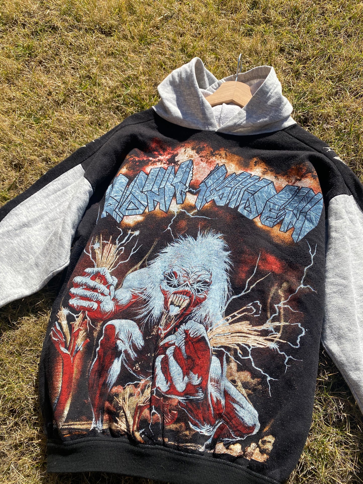 Vintage Iron Maiden 1993 tour hoodie - size L